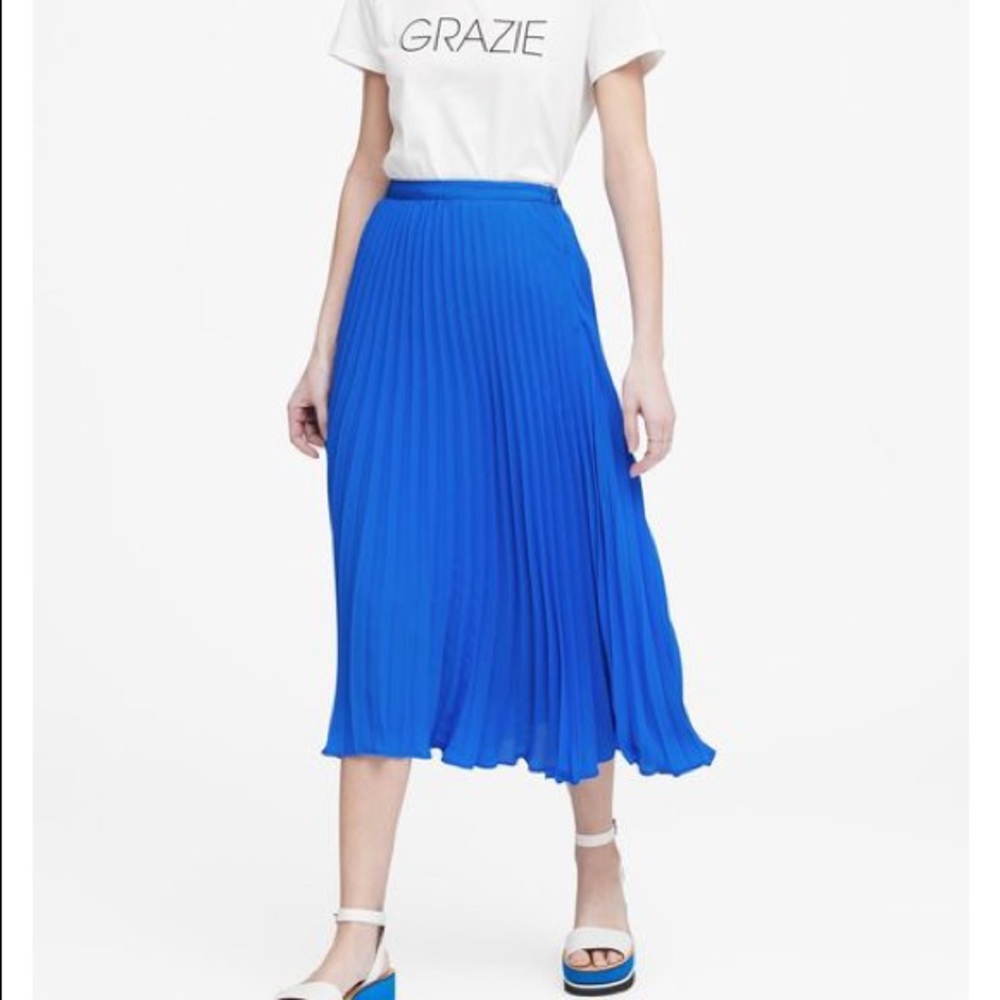 Banana Republic blue pleated midi skirt